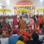 धर्म महासम्मेलन में शामिल होने पहुचे जगदगुरु शांकराचार्यो का नगर वासियो ने किया अभूतपूर्व स्वागत