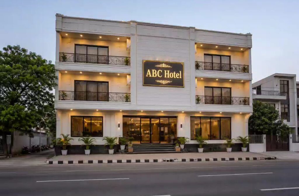 उदाहरण विज्ञापन लेख – अयोध्या में ठहरने के लिए उत्तम सात्विक ABC होटल, श्रेष्ठ सुविधाए